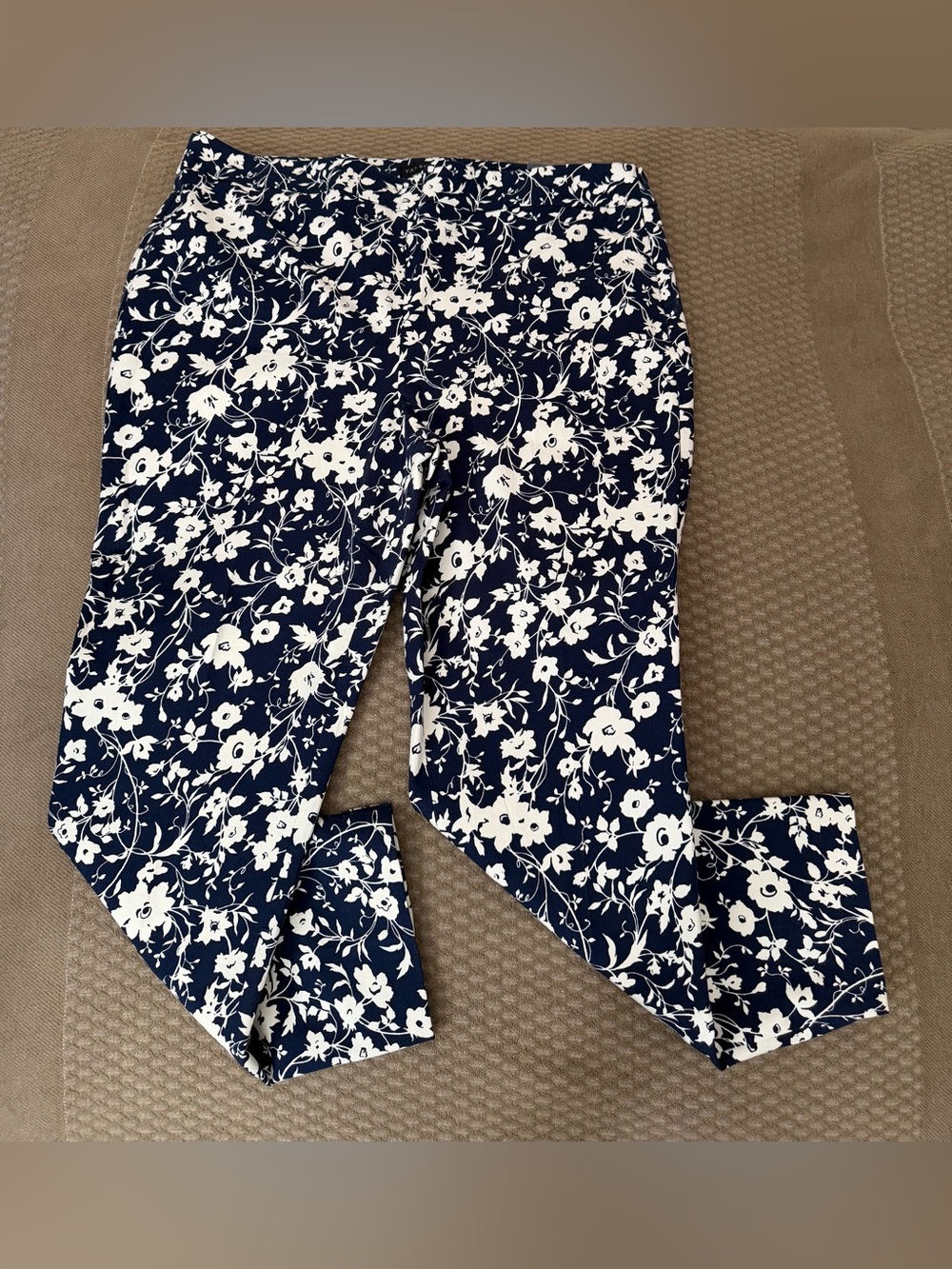 Talbots Navy and White Chatham Floral Ankle Pants